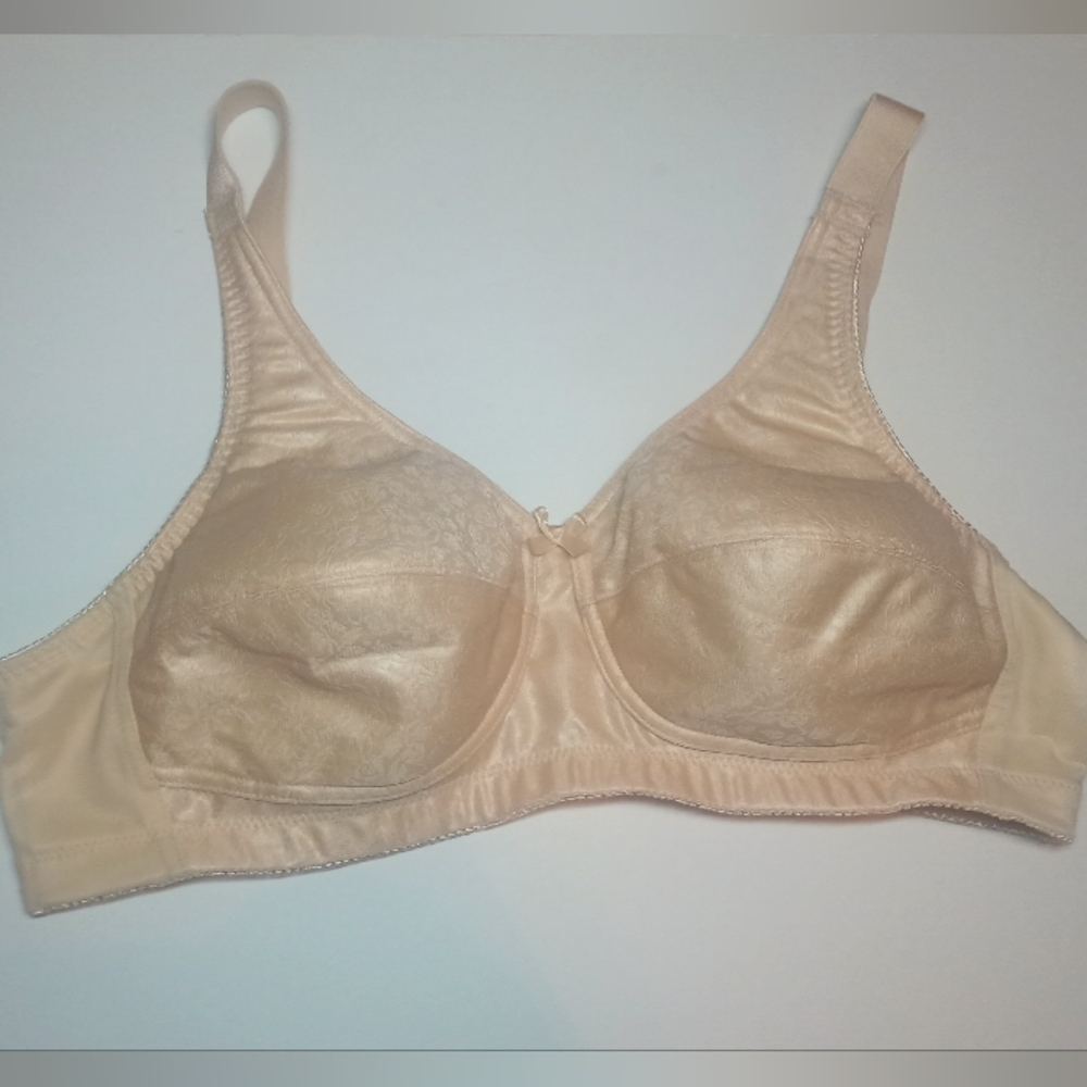 Classique 772E Post Mastectomy Fashion Beige Bra Size US 38A EURO 85